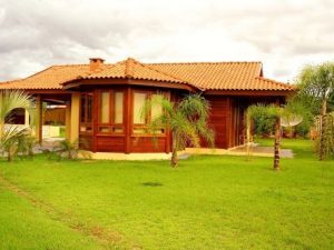 Stylish Royal Design Items to Furnish Your Farm House